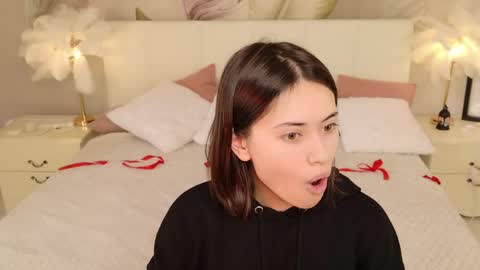 Snapshot of lunaa_baby_girl chatting on 13, 4, 2026 Luna online show from 13, 4, 2026