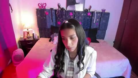 Snapshot of lunaaa_07 chatting on 25, 4, 2026 lunaaa_07 online show from 25, 4, 2026