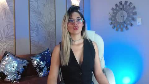 Luna online show from 19, 10, 2025