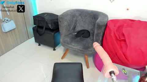 Snapshot of lunaahatzel chatting on 15, 1, 2025 Luna Hatzel online show from 15, 1, 2025