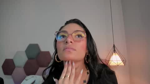 Luna Aspen online show from 5, 3, 2026