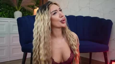 Snapshot of lunacharm_ chatting on 14, 4, 2026 Luna online show from 14, 4, 2026