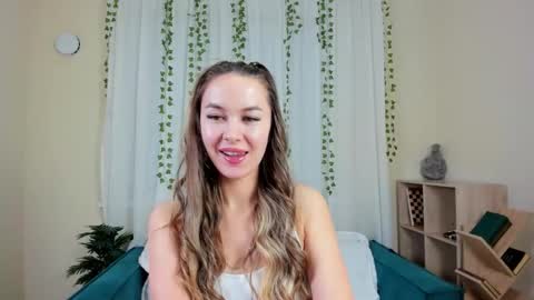 lunacurly_ online show from 18, 12, 2025