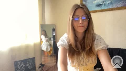 Snapshot of lunafeather chatting on 13, 9, 2025 lunafeather online show from 13, 9, 2025