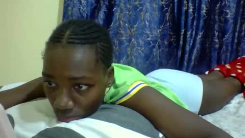 Snapshot of lunah_kitty chatting on 6, 4, 2026 lunah_kitty online show from 6, 4, 2026