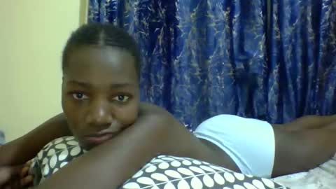 Snapshot of lunah_kitty chatting on 12, 4, 2026 lunah_kitty online show from 12, 4, 2026