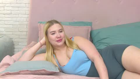 Snapshot of lunahouston chatting on 13, 1, 2025 LunaHouston online show from 13, 1, 2025