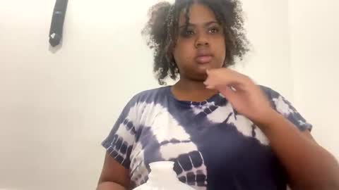 Snapshot of lunamoth00 chatting on 6, 1, 2026 lunamoth00 online show from 6, 1, 2026