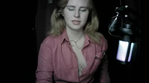 Snapshot of lunamystique_ chatting on 22, 10, 2025 lunamystique_ online show from 22, 10, 2025