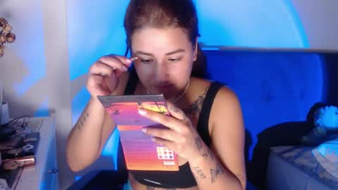 Snapshot of lunapalmer01 chatting on 23, 11, 2025 Julieth online show from 23, 11, 2025