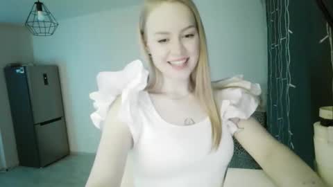 lunapeony online show from 3, 3, 2026