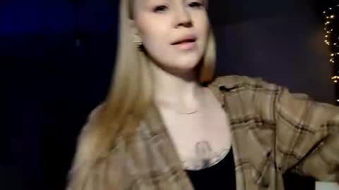 lunapeony online show from 15, 3, 2026