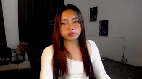 Snapshot of lunapinay chatting on 22, 4, 2026 Luna online show from 22, 4, 2026
