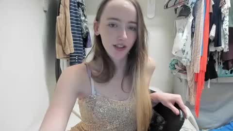 Snapshot of lunapixie2020 chatting on 27, 12, 2024 lunapixie2020 online show from 27, 12, 2024