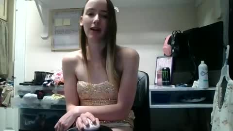 Snapshot of lunapixie2020 chatting on 4, 2, 2025 lunapixie2020 online show from 4, 2, 2025