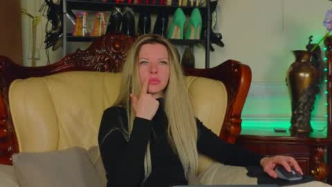 Luna Rishi online show from 30, 3, 2026