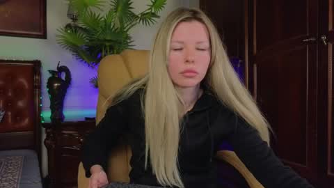 Luna Rishi online show from 16, 4, 2026