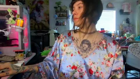lunarqueen420 online show from 2, 5, 2026