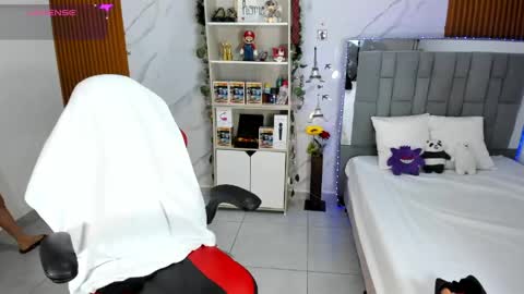 Snapshot of lunascoott chatting on 26, 5, 2026 ARI online show from 26, 5, 2026