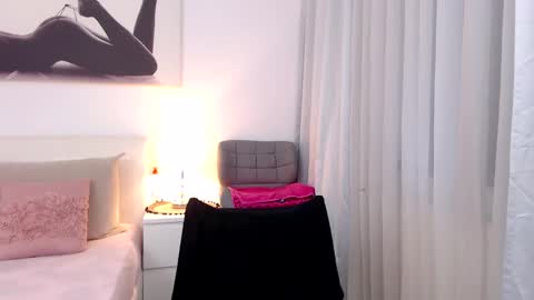 lunastars13 online show from 12, 1, 2025