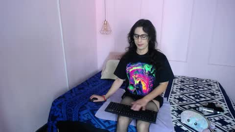 Luna online show from 5, 4, 2026