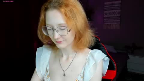 Snapshot of lunaterry chatting on 10, 6, 2026 lunaterry online show from 10, 6, 2026