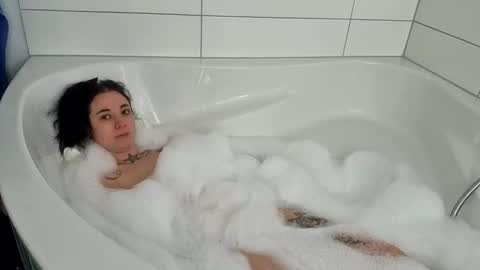 Luna  powered by bitch dust online show from 24, 11, 2025