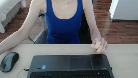 Snapshot of lunavibe_ chatting on 18, 5, 2026 lunavibe_ online show from 18, 5, 2026