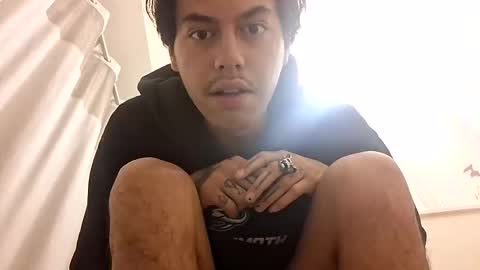 Snapshot of lunn10mcl chatting on 13, 11, 2025 lunn10mcl online show from 13, 11, 2025