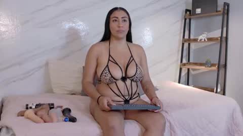 Snapshot of lunna_boobs20 chatting on 4, 7, 2026 lunna_boobs20 online show from 4, 7, 2026