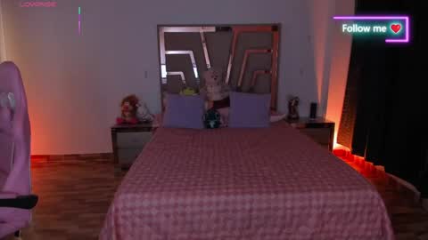 LUNA ROSE online show from 20, 4, 2026