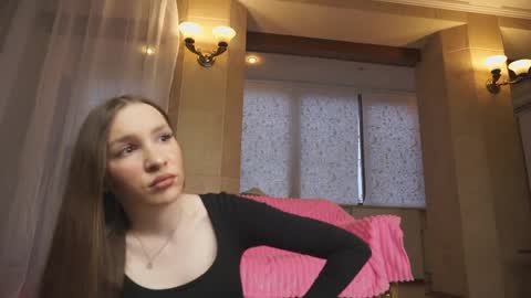 Snapshot of lunnraiz chatting on 1, 5, 2026 Luna online show from 1, 5, 2026