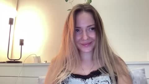 lusiluv online show from 8, 10, 2025