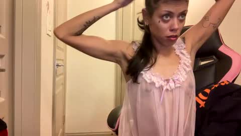 Snapshot of lustforlola chatting on 7, 12, 2024 LOLA online show from 7, 12, 2024