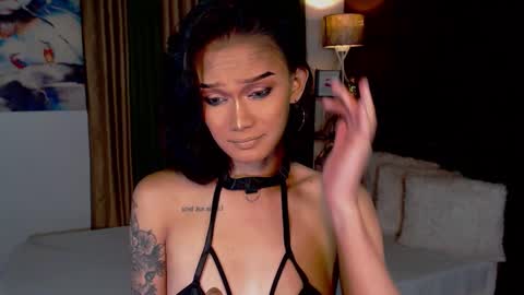 Snapshot of lustfulltrans chatting on 4, 2, 2025 AdriannaFowks online show from 4, 2, 2025