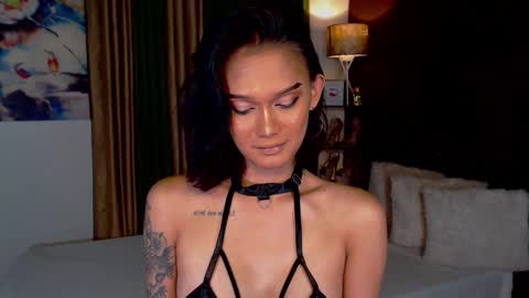 Snapshot of lustfulltrans chatting on 4, 2, 2025 AdriannaFowks online show from 4, 2, 2025