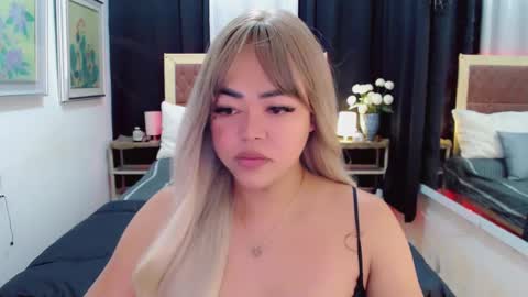 Snapshot of lustfuloffendertrina chatting on 6, 1, 2025 Trina online show from 6, 1, 2025