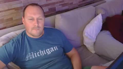 lustonfan online show from 17, 4, 2026