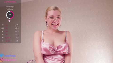 Snapshot of lusty_freya chatting on 8, 1, 2025 Freya    online show from 8, 1, 2025