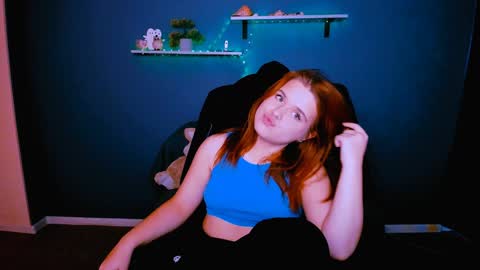 lusy_puff online show from 8, 12, 2024
