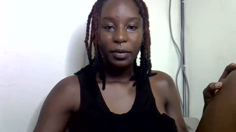 lutino_lovebirds online show from 14, 7, 2026