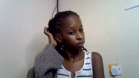 lutino_lovebirds online show from 14, 7, 2026