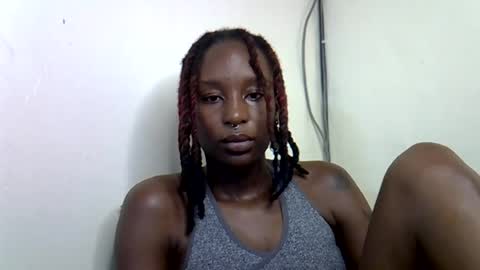 lutino_lovebirds online show from 16, 7, 2026