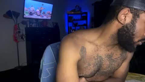 Snapshot of luverboibbc chatting on 4, 12, 2024 luverboi online show from 4, 12, 2024