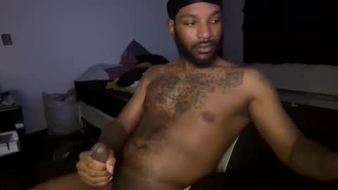 Snapshot of luverboibbc chatting on 8, 1, 2025 luverboi online show from 8, 1, 2025