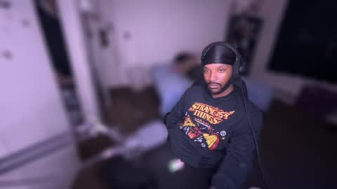 Snapshot of luverboibbc chatting on 11, 11, 2025 luverboi online show from 11, 11, 2025