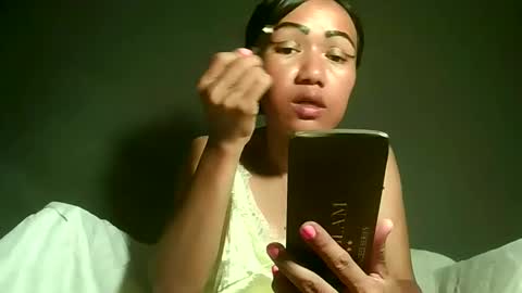 Snapshot of luvu4everxxx chatting on 25, 4, 2026 Bee Bee online show from 25, 4, 2026
