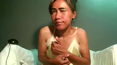 Snapshot of luvu4everxxx chatting on 11, 5, 2026 Bee Bee online show from 11, 5, 2026