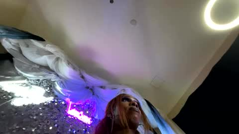 luvvlee online show from 3, 10, 2025