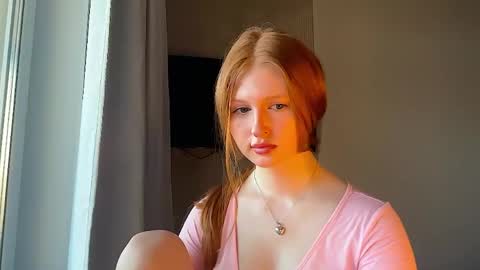 Snapshot of lux_angel chatting on 2, 6, 2026 lux_angel online show from 2, 6, 2026